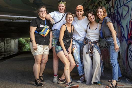 L'équipe du chantier devant le projet fini